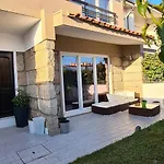 Mae Maria House Privatunterkunft Vila Cha (Porto)